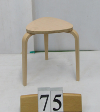 イス   【75】